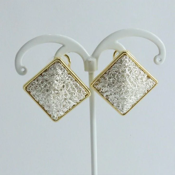 Cassic Two Tone Earring